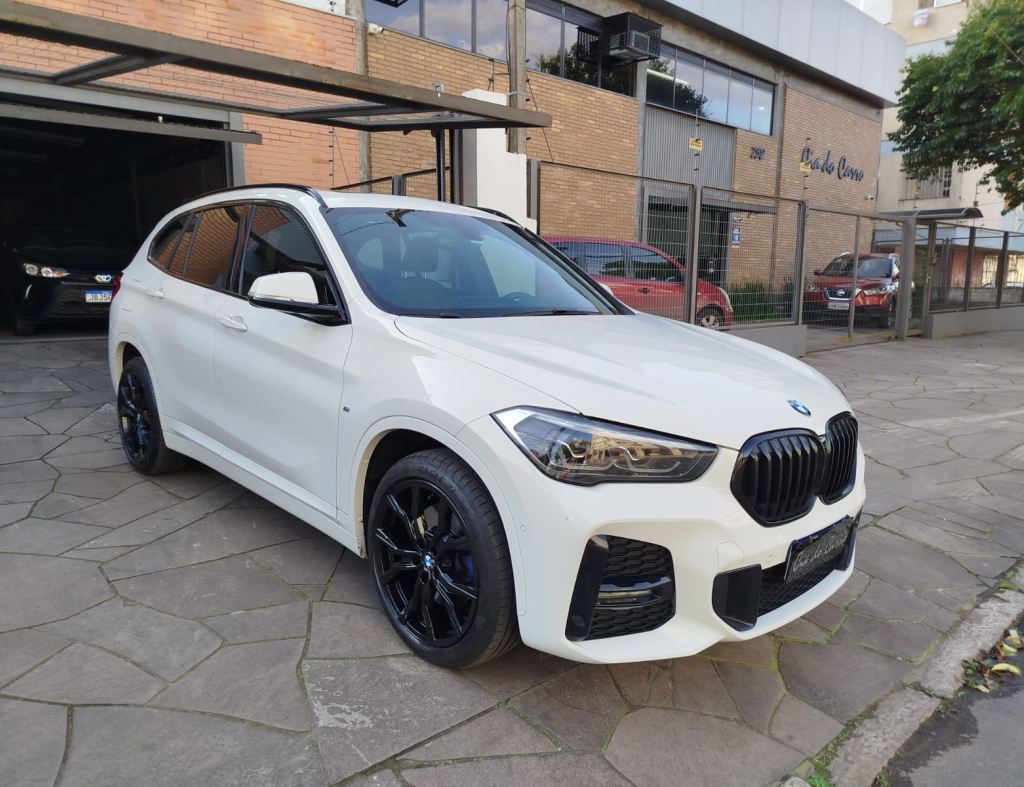 BMW X1 20i MOTORSPORT 2022 COM APENAS 35 MIL KM