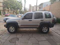 CHEROKEE SPORT V6 2006 4X4, COM APENAS 136.000 KM imagem 4