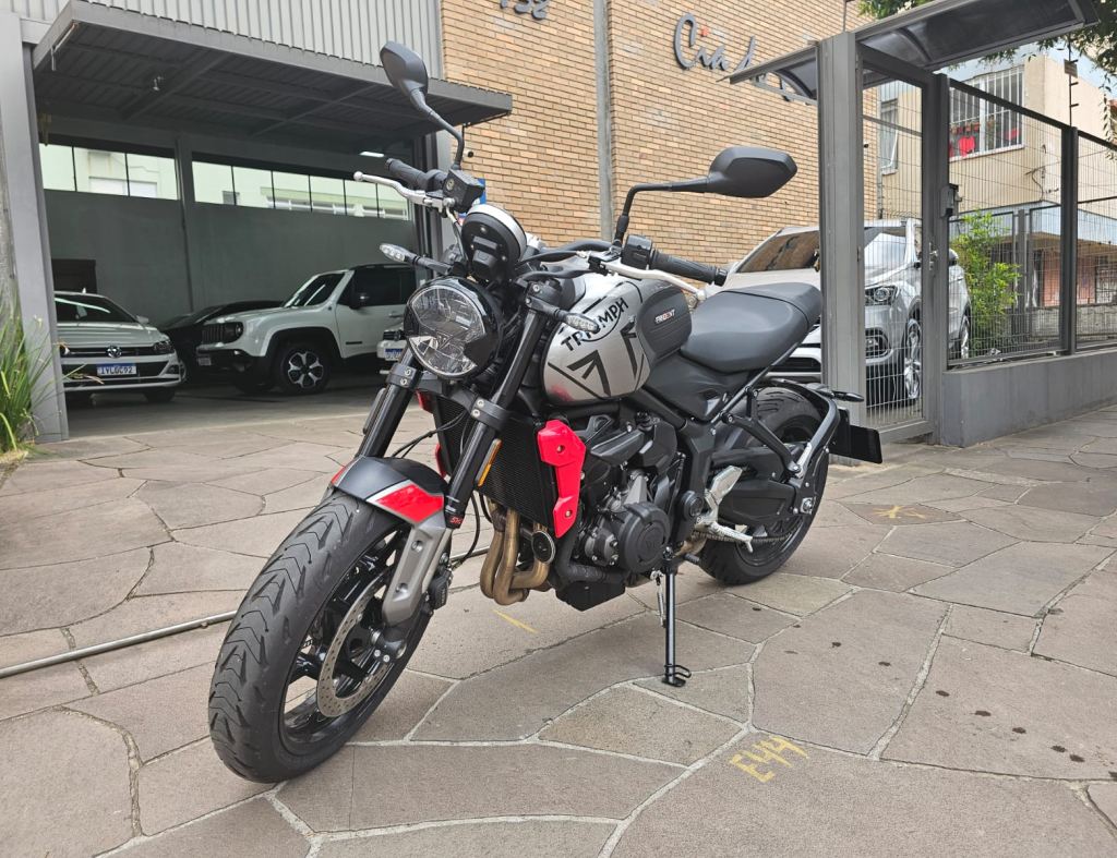 TRIUMPH TRIDENT 660 2024, COM APENAS 2.500 KM