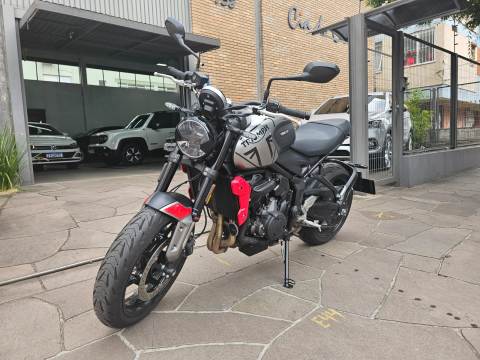 TRIUMPH TRIDENT 660 2024, COM APENAS 2.500 KM