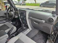 JEEP WRANGLER SPORT 3.8 V6 2010, COM APENAS 107.000 KM EM IMPECÁVEL ESTADO imagem 10