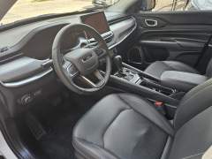 COMPASS LONGITUDE 2025, COM APENAS 18.000KM, NA GARANTIA DE FÁBRICA, R$ 176.990,00 OU R$ 110.000,00 ENTRADA E 29 X R$ 2.310,00 TAXA 0% imagem 9