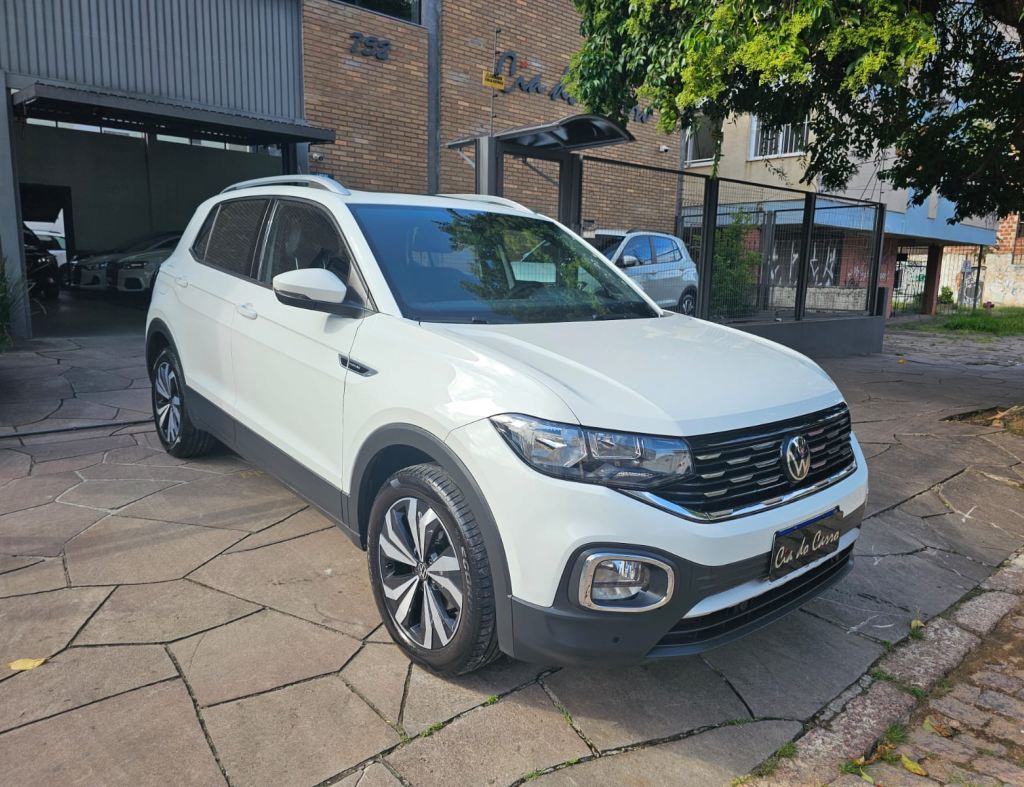 T CROSS HIGHLINE 250 TSI 2023, COM TETO SOLAR E APENAS 28.000 KM