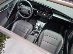 KIA NIRO SX PRESTIGE 1.6 HYBRIDO VERSÃO TOP DE LINHA ÚNICO DONO NA GARANTIA DE FÁBRICA ANO 2024 COM APENAS 17.750 KM imagem 13