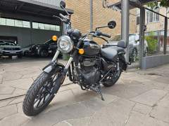 ROYAL ENFIELD METEOR 350 2023, COM APENAS 1.352 KM, CUSTOMIZADA TODA PRETA, IPVA 2025 PAGO imagem 1