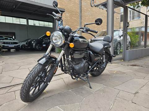 ROYAL ENFIELD METEOR 350 2023, COM APENAS 1.352 KM, CUSTOMIZADA TODA PRETA, IPVA 2025 PAGO