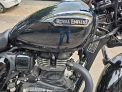 ROYAL ENFIELD METEOR 350 2023, COM APENAS 1.352 KM, CUSTOMIZADA TODA PRETA, IPVA 2025 PAGO imagem 9