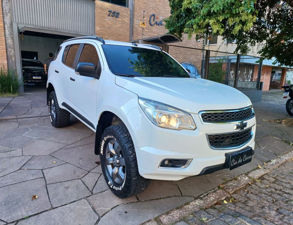 CHEVROLET TRAILBLAZER LTZ 2.8 4X4 TURBO DIESEL AUTOMÁTICA IMPECÁVEL