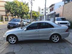 MERCEDES BENZ C 240 AVANTGARD COMPLETA DE FÁBRICA TETO SOLAR HISTÓRICO DE MANUTENÇÃO IMPECÁVEL imagem 4