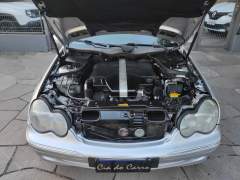 MERCEDES BENZ C 240 AVANTGARD COMPLETA DE FÁBRICA TETO SOLAR HISTÓRICO DE MANUTENÇÃO IMPECÁVEL imagem 16