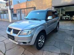 MITSUBISHI PAJERO TR4 2.0 4X4 AUTOMÁTICA BANCOS EM COURO, MULTIMIDIA E CÂMERA DE RÉ, IMPECÁVEL imagem 3