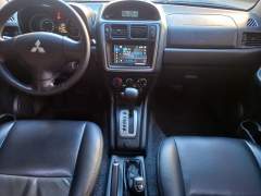 MITSUBISHI PAJERO TR4 2.0 4X4 AUTOMÁTICA BANCOS EM COURO, MULTIMIDIA E CÂMERA DE RÉ, IMPECÁVEL imagem 13