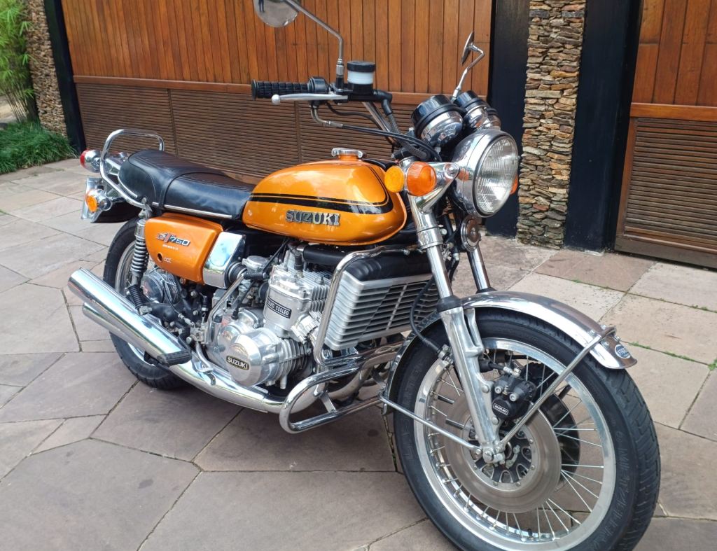 SUZUKI GT 750, COM 40.000 KM ORIGINAIS, EM ESTADO IMPECÁVEL