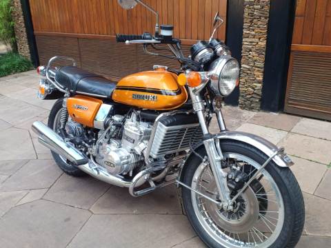 SUZUKI GT 750, COM 40.000 KM ORIGINAIS, EM ESTADO IMPECÁVEL