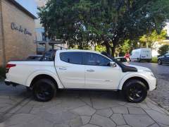 MITSUBISHI L200 TRITON SPORT HPE TOP 2.4 TURBO DIESEL 4X4 CABINE DUPLA BLINDADA PELA 4 BLINDAGEM NÍVEL III - A ANO 2017 COM APENAS 60.000 Km imagem 8