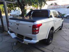 MITSUBISHI L200 TRITON SPORT HPE TOP 2.4 TURBO DIESEL 4X4 CABINE DUPLA BLINDADA PELA 4 BLINDAGEM NÍVEL III - A ANO 2017 COM APENAS 60.000 Km imagem 7