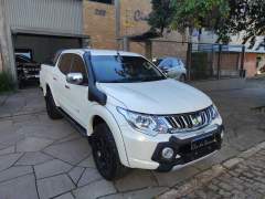 MITSUBISHI L200 TRITON SPORT HPE TOP 2.4 TURBO DIESEL 4X4 CABINE DUPLA BLINDADA PELA 4 BLINDAGEM NÍVEL III - A ANO 2017 COM APENAS 60.000 Km imagem 1