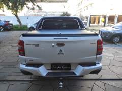 MITSUBISHI L200 TRITON SPORT HPE TOP 2.4 TURBO DIESEL 4X4 CABINE DUPLA BLINDADA PELA 4 BLINDAGEM NÍVEL III - A ANO 2017 COM APENAS 60.000 Km imagem 6