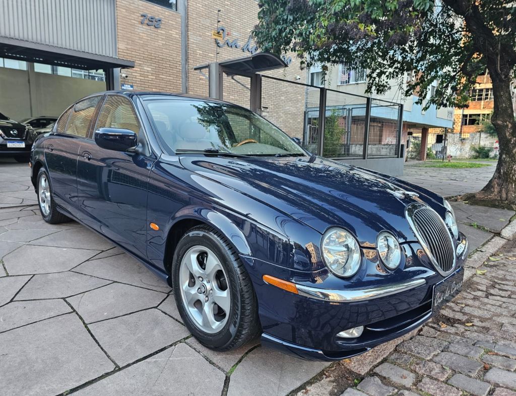 JAGUAR S TYPE 2001 COM APENAS 61.000 MILHAS, EM EXCELENTE ESTADO