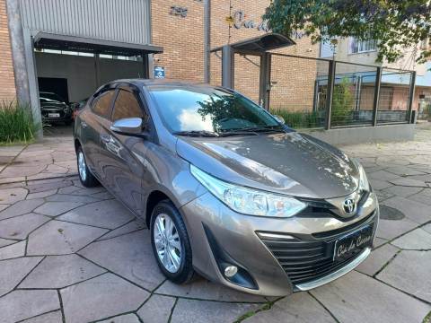 TOYOTA YARIS SEDAN 1.5 XL FLEX MANUAL COMPLETO DE FÁBRICA IMPECÁVEL