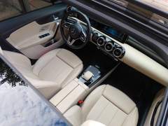 MERCEDES-BENZ CLA 250 SPORT 2.0 TURBO BANCOS EM COURO TETO SOLAR E PANORÂMICO ANO 2020 COM APENAS 38.200 Km REVISADA RECENTEMENTE IMPECÁVEL imagem 16