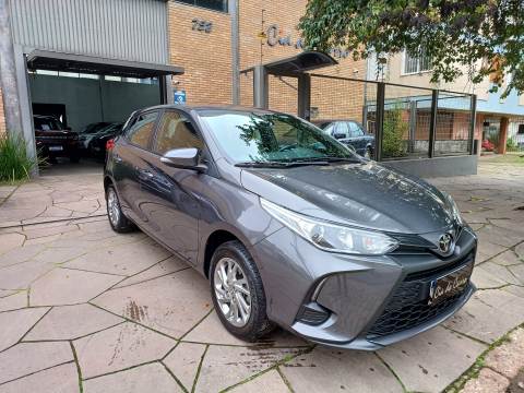 YARIS 1.5 XS AUTOMÁTICO REVISÕES NA CONCESSIONÁRIA NA GARANTIA DE FÁBRICA ANO 2023 COM APENAS 34.270 Km.