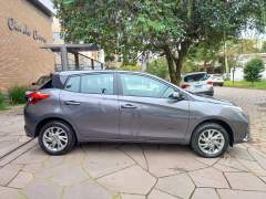 YARIS 1.5 XS AUTOMÁTICO REVISÕES NA CONCESSIONÁRIA NA GARANTIA DE FÁBRICA ANO 2023 COM APENAS 34.270 Km. imagem 8