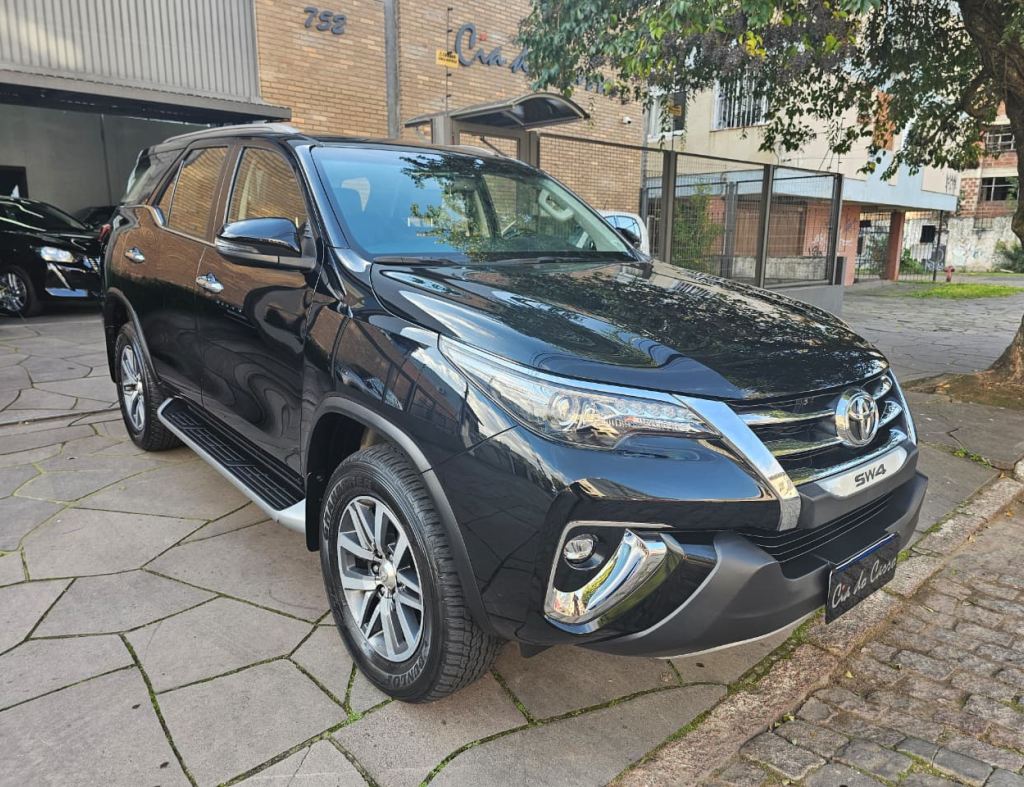 HILUX SW4 SRX 2020, 7 LUGARES, DIESEL, 4X4 , COM APENAS 80.000 KM