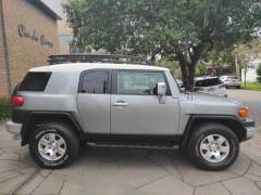 TOYOTA FJ CRUISER AUTOMÁTICA 4.0 V6 VERSÃO 4X4 IMPECÁVEL imagem 8