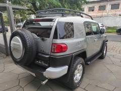 TOYOTA FJ CRUISER AUTOMÁTICA 4.0 V6 VERSÃO 4X4 IMPECÁVEL imagem 7