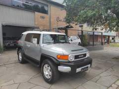 TOYOTA FJ CRUISER AUTOMÁTICA 4.0 V6 VERSÃO 4X4 IMPECÁVEL imagem 1