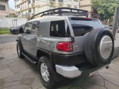TOYOTA FJ CRUISER AUTOMÁTICA 4.0 V6 VERSÃO 4X4 IMPECÁVEL imagem 5