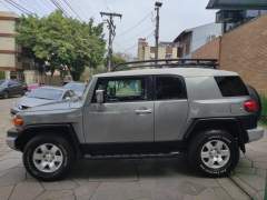 TOYOTA FJ CRUISER AUTOMÁTICA 4.0 V6 VERSÃO 4X4 IMPECÁVEL imagem 4