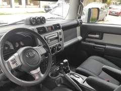 TOYOTA FJ CRUISER AUTOMÁTICA 4.0 V6 VERSÃO 4X4 IMPECÁVEL imagem 11