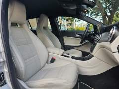 MERCEDES BENZ GLA200 2015, COM APENAS 53.000 KM, TODAS REVISÕES EM CONCESSIONÁRIA imagem 11