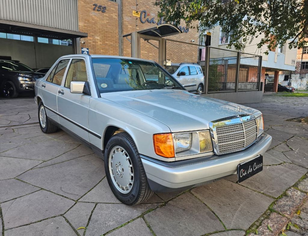 MERCEDES 190 E 1985, COM APENAS 47.000 MILHAS ORIGINAIS, MOTOR 2.3 COM CÂMBIO AUTOMÁTICO