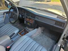 MERCEDES 190 E 1985, COM APENAS 47.000 MILHAS ORIGINAIS, MOTOR 2.3 COM CÂMBIO AUTOMÁTICO imagem 13