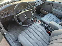 MERCEDES 190 E 1985, COM APENAS 47.000 MILHAS ORIGINAIS, MOTOR 2.3 COM CÂMBIO AUTOMÁTICO imagem 9