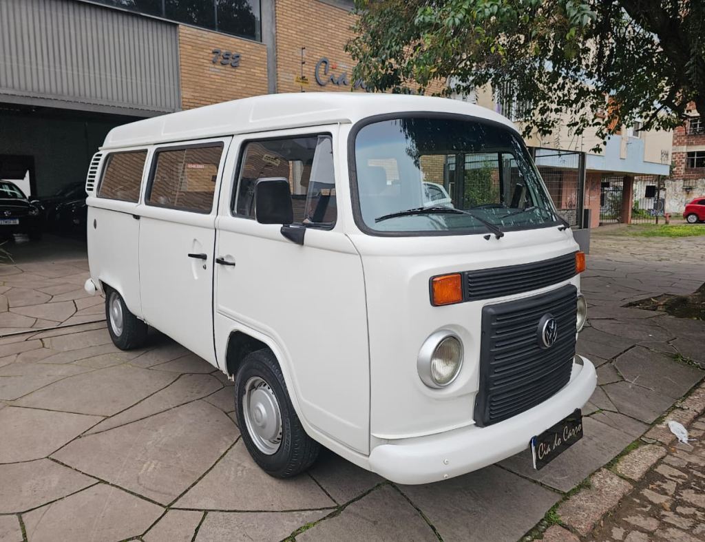 KOMBI LOTAÇÃO 2013, ÚNICO DONO, APENAS 129.000 KM, EM ÓTIMO ESTADO