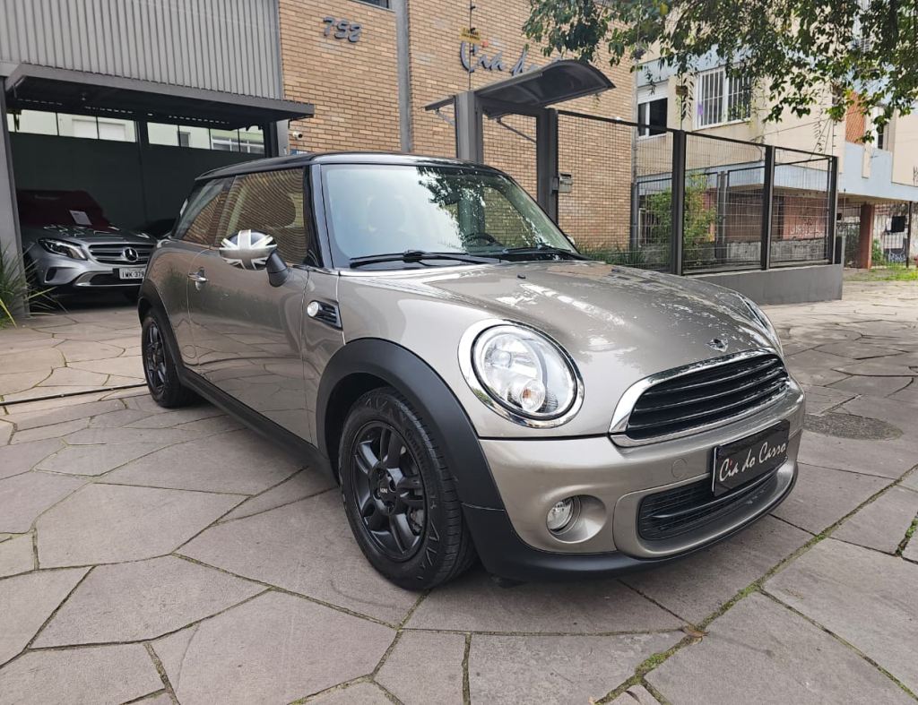 MINI COOPER ONE 1.6 2013, CÂMBIO MANUAL, COM APENAS 52.000 KM