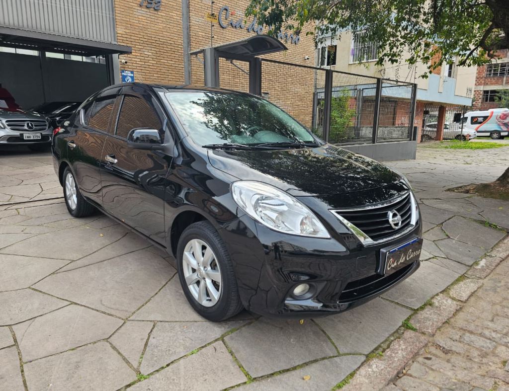 NISSAN VERSA SL 1.6 MANUAL 2014, COM APENAS 114.000 KM