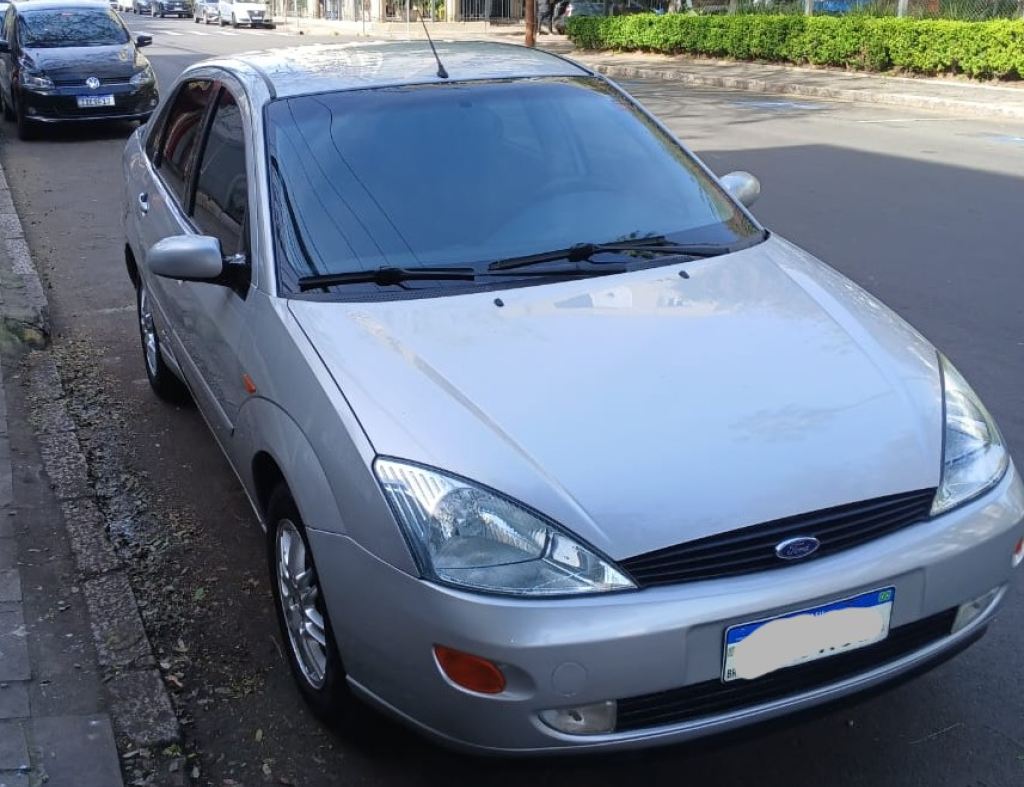 FOCUS GHIA 2003 AUTOMÁTICO, 115.000 KM, PNEUS NOVOS, IMPECÁVEL