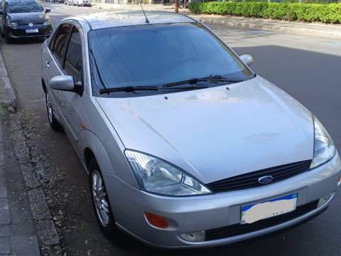 FOCUS GHIA 2003 AUTOMÁTICO, 115.000 KM, PNEUS NOVOS, IMPECÁVEL