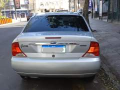 FOCUS GHIA 2003 AUTOMÁTICO, 115.000 KM, PNEUS NOVOS, IMPECÁVEL imagem 2