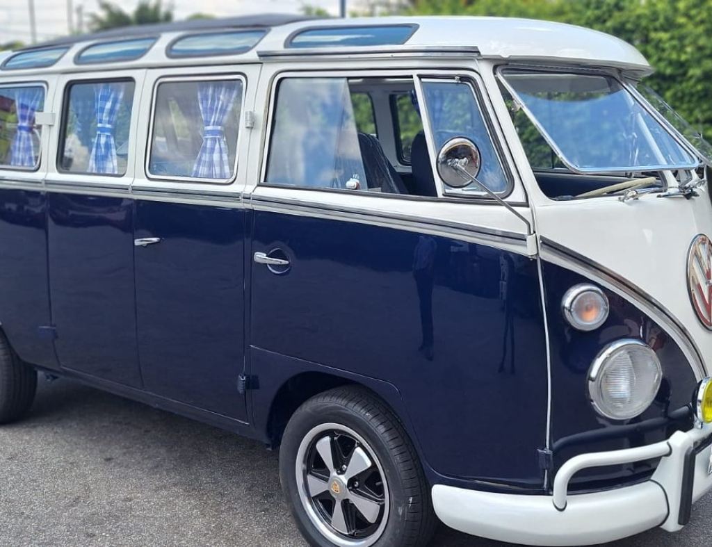 KOMBI 1600 1974, COM DIREÇÃO ELÉTRICA, TOTALMENTE RESTAURADA
