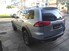 MITSUBISHI PAJERO OUTDOOR 3.2 TURBO DIESEL TODAS AS REVISÕES NA CONCESSIONÁRIA ANO 2018 COM APENAS 90.200 Km IMPECÁVEL imagem 5