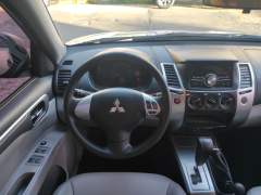 MITSUBISHI PAJERO OUTDOOR 3.2 TURBO DIESEL TODAS AS REVISÕES NA CONCESSIONÁRIA ANO 2018 COM APENAS 90.200 Km IMPECÁVEL imagem 13