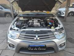 MITSUBISHI PAJERO OUTDOOR 3.2 TURBO DIESEL TODAS AS REVISÕES NA CONCESSIONÁRIA ANO 2018 COM APENAS 90.200 Km IMPECÁVEL imagem 14