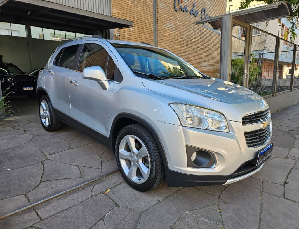 TRACKER LTZ 2015 AUTOMÁTICA, COM APENAS 85.000 KM, EM IMPECÁVEL ESTADO