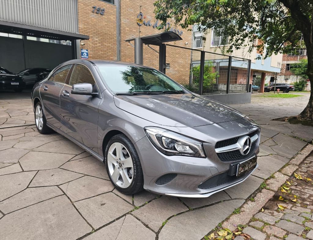 MERCEDES BENZ CLA180 2018, COM APENAS 38.000 KM, EM IMPECÁVEL ESTADO